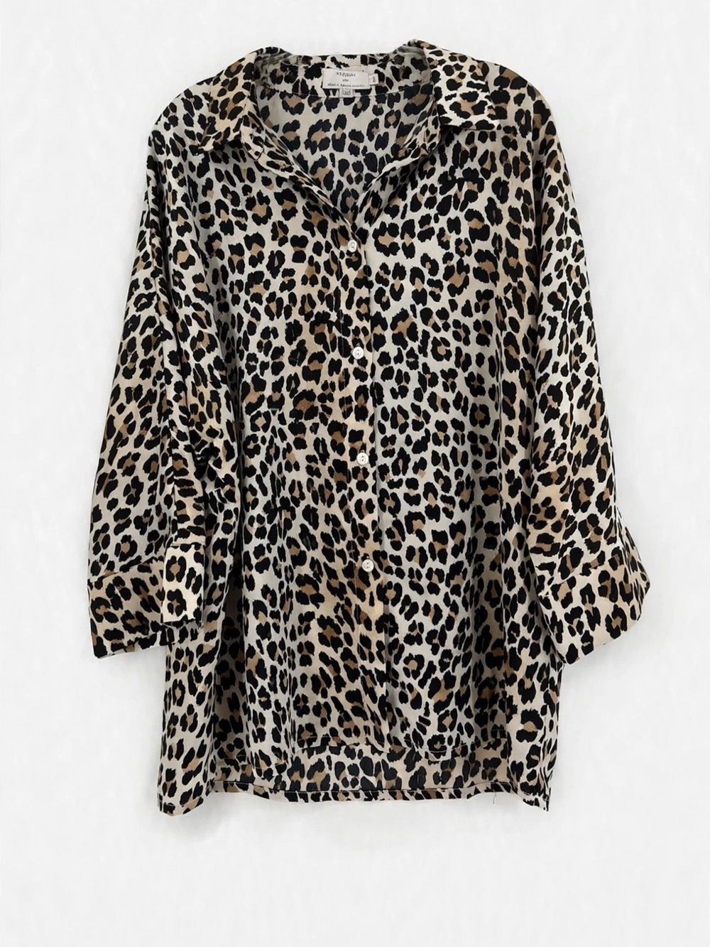 La Maison par Molly Bracken Leopard Print Shirt Blouse Size L NWT